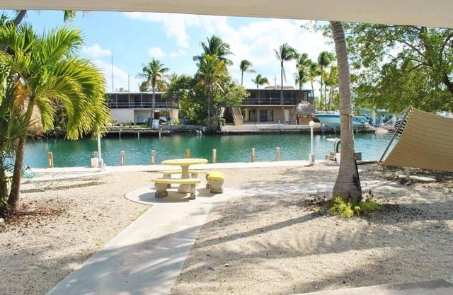 Cute Canal front Venetian Shores Weekly Rental!