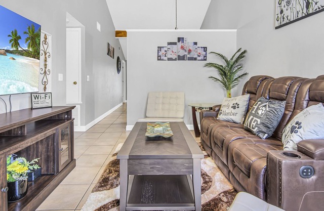 Cute family bungalow in Carrollwood
