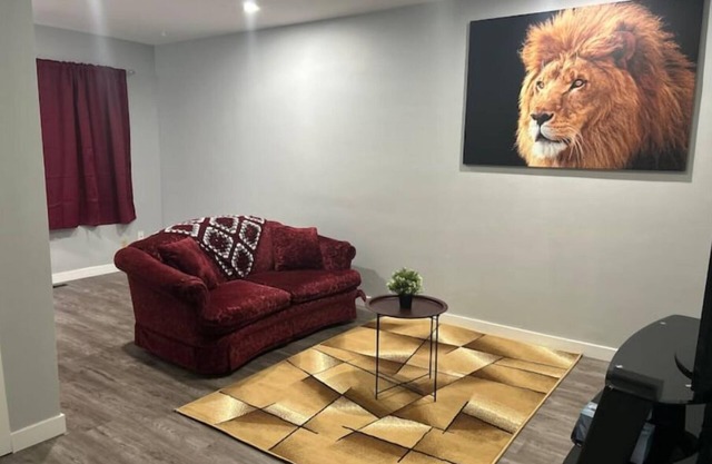 Cute Highland Park (Unit B Upper)
