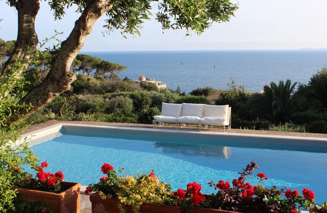 D'Azur villa with pool, enchantment between Silver Coast and Maremma