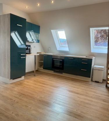 Dachgeschosswohnung Benther Berg, Contactless Check-in, free parking, Vollsaniert und Renoviert 2025