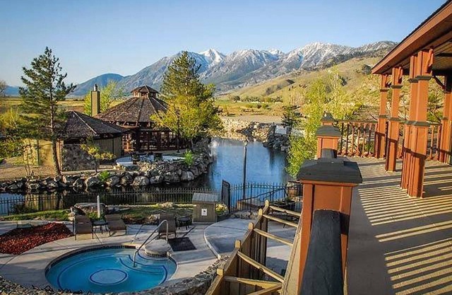 David Walley's Resort, 2br suite, Friday check-in