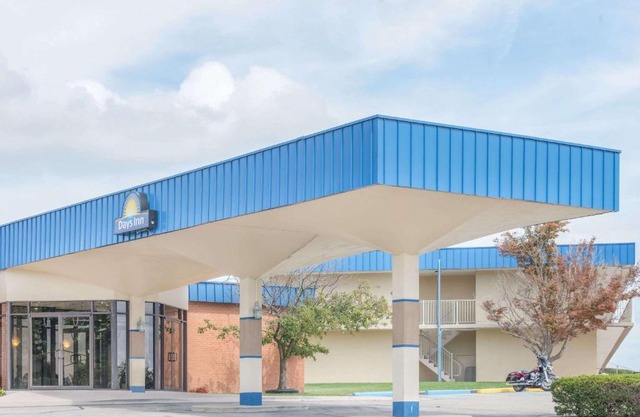 Days Inn by Wyndham St Clairsville