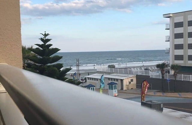 Daytona Beach Modern POOL OPEN