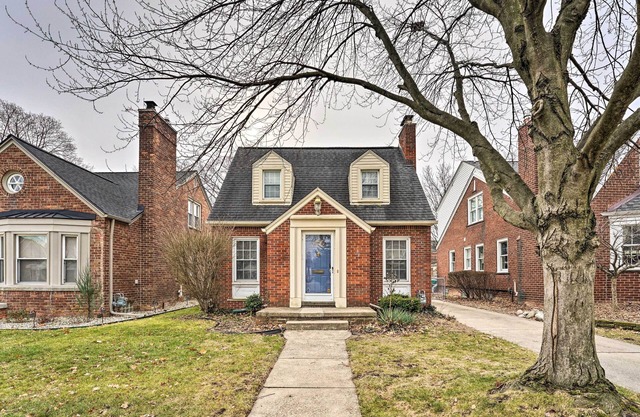 Dearborn Home w/Games & Furnished Patio