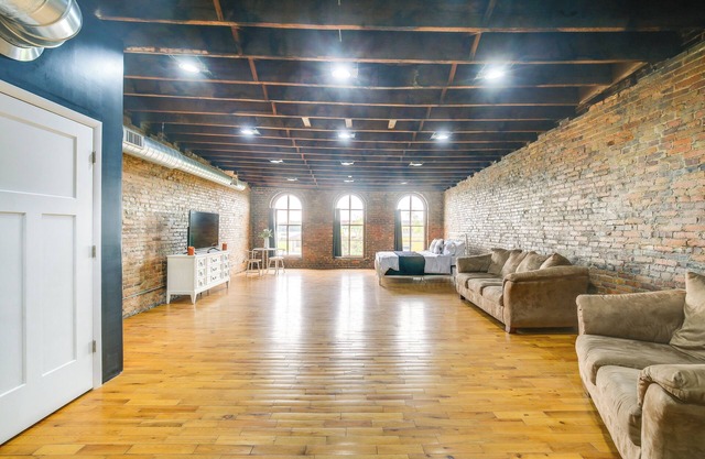 Deck + River View: Loft in Downtown Hannibal