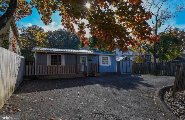 Delightful cottage with WiFi in La Vale