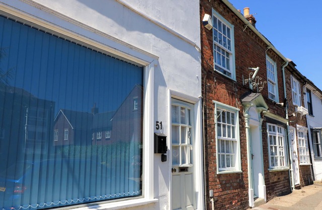 DELIGHTFUL DORSET HOUSE BY WAREHAM RIVER, pet friendly in Wareham