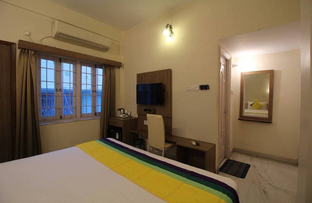 Deluxe AC Room at Anamitra Guest House #1