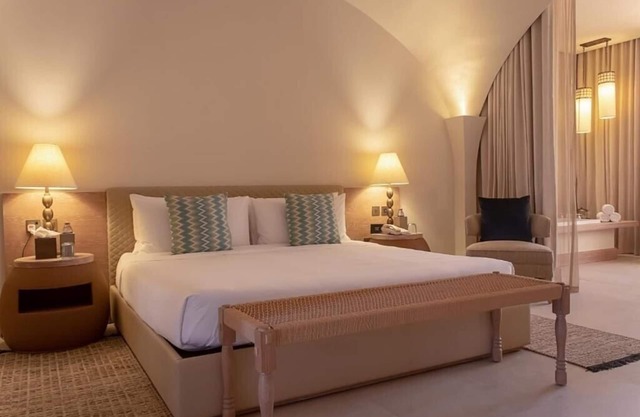 Deluxe Room Near Soul Society by Luxury Bookings