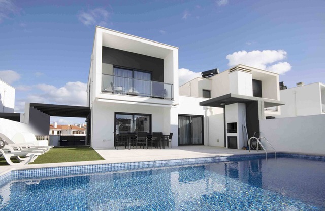 Deluxe Villa - V3 Holiday House By SCH026