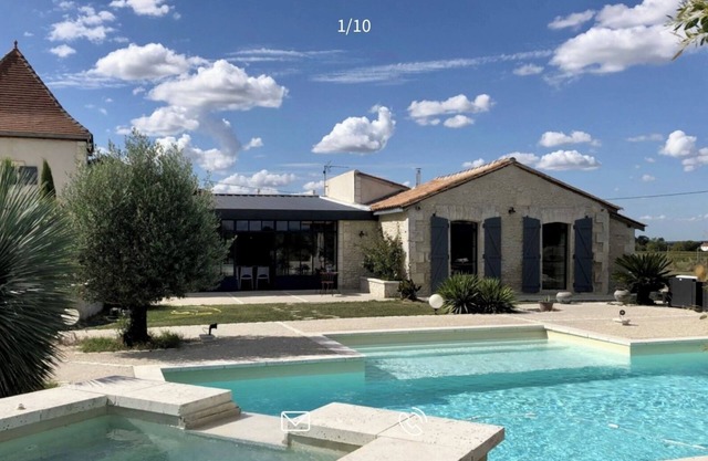 Demeure Charentaise D'exception Piscine Jacuzzi Balnéo Jardin Paysagé vue Vallée