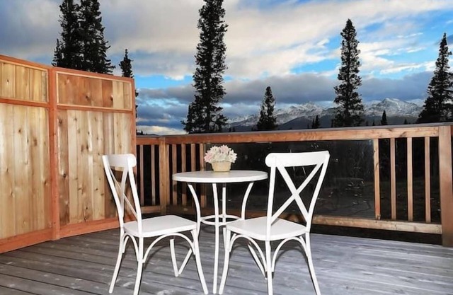 Denali King Suite with Amazing Views!