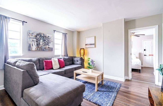 Dennison Unit 2 Short North Downtown Private Parking Nationwide & Convention Center!
