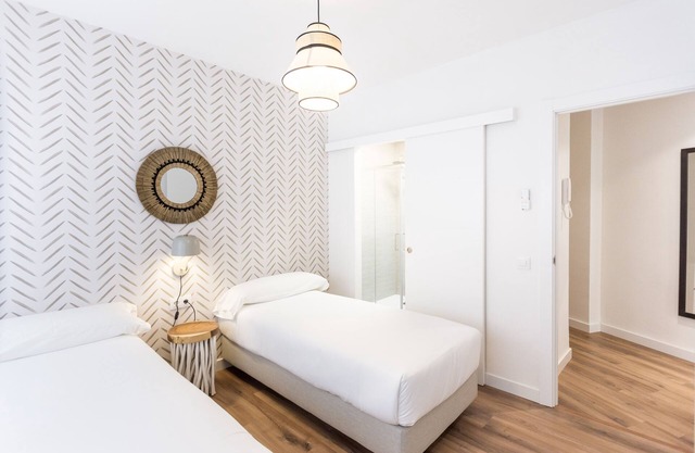 Design apartment next to the center. Free parking