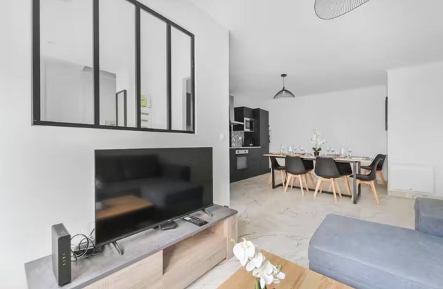 Design house - 8 pers - Paris/Disney 30 min away