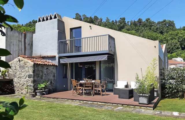 Design House with private garden by the thermal baths