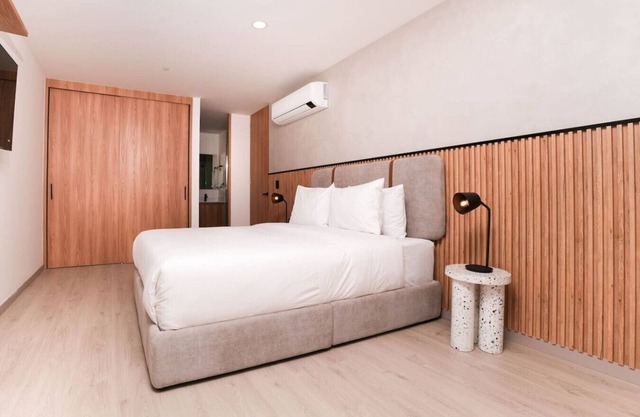 Designer 3BR Apartment-Cowork & Jacuzzi in Poblado