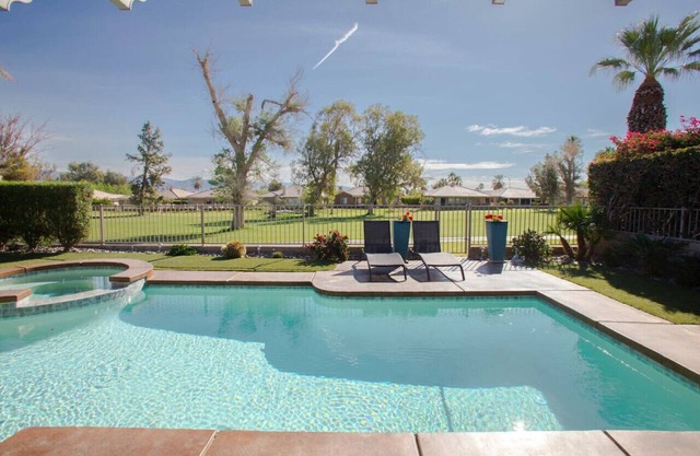 Desirable Desert Resort w/Pool- 2mi to Coachella