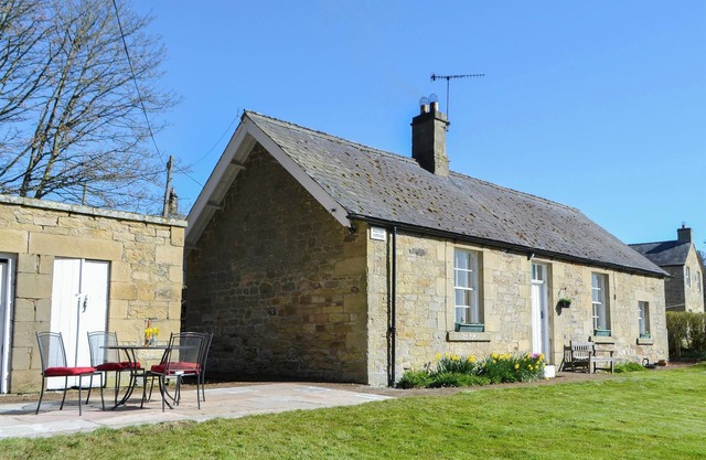 Detached former game keepers cottage for 4 in a tranquil setting only 6 miles from Rothbury.