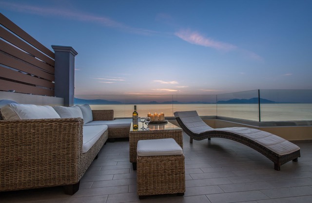 Diamante beachfront suite B