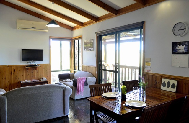 Diamond Forest Farm Stay, Pet Friendly cottages