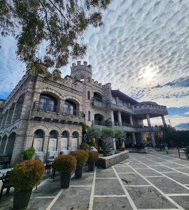 DIMAL CASTLE
