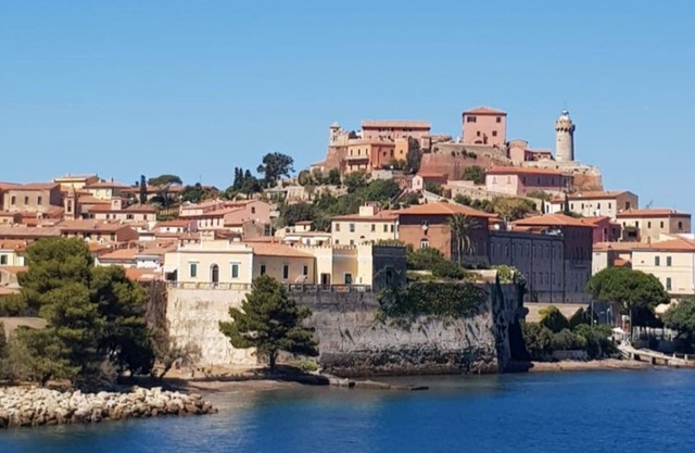 Dimora Le Fortezze along the Coast