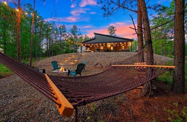 Direct ATV trail access, covered patio with hot tub, and fire pit near Hochatown
