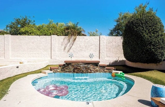 Discover Desert View charm, steps away from shopping at Desert Ridge Marketplace