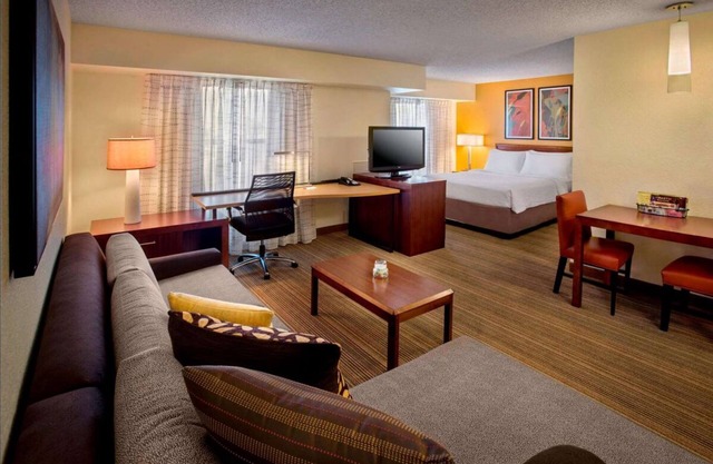 Discover Lehigh Valley Attractions w/Parking & Swimming Pool, Free Breakfast