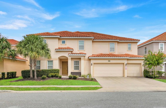 Disney Home 15 bd Sleeps 30!
