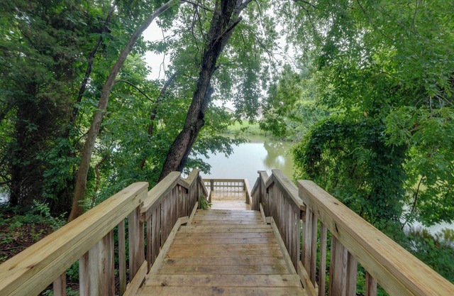 Dock Access: Waterfront Studio in Colonial Beach!