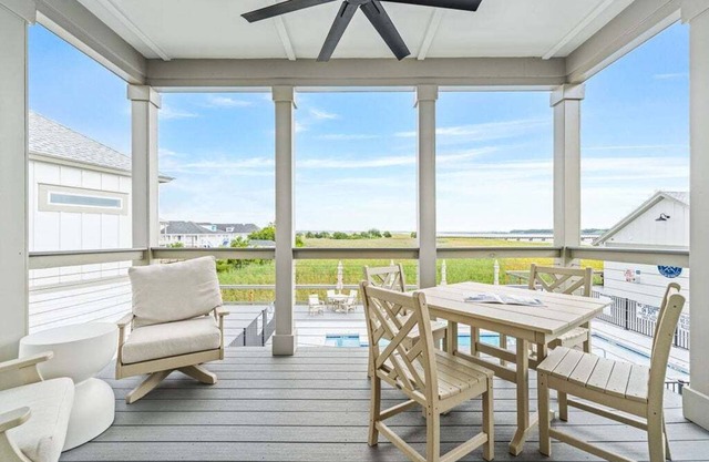 Dock and Dwell at the Winyah Bay Club, Pool, Outdoor Lounge/Grill and Boat Slip included!