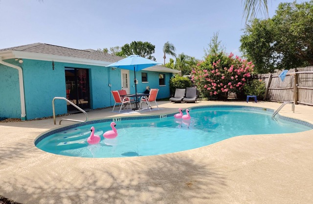 DOG friendly pool home close to the BEACH!