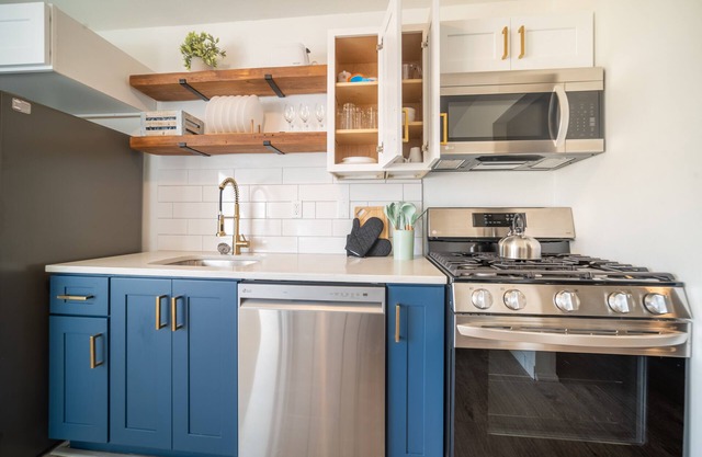 Dog-Friendly Retreat Near Wineries/Spire/GOTL