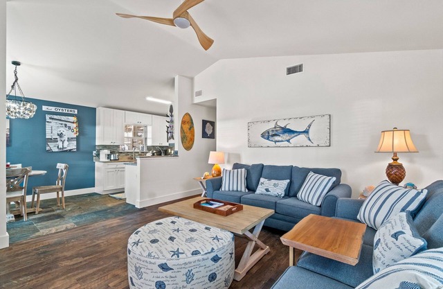 Dog Friendly, PCB West End, Private Home!