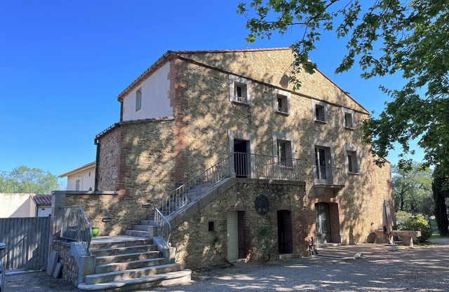 Domaine Villadomar: Farmhouse nestled in the heart of Thuir in the calm of its wooded grounds