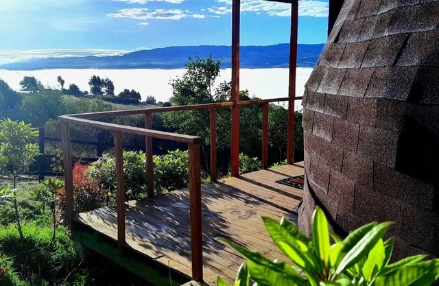 Domo Entre Nubes Vista al Lago