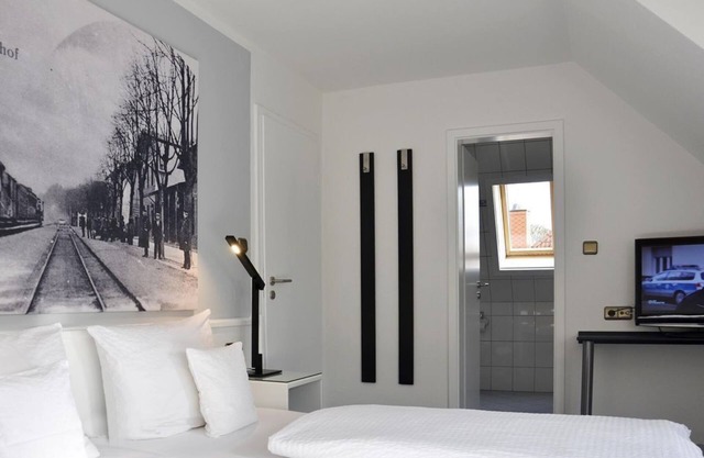 Doppelzimmer mit Dusche, WC - Haus Luisenhof, Pension