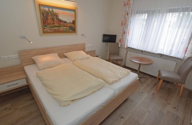 Double room B, shower/WC, 1 bedroom - Weinhaus Hehner-Kiltz
