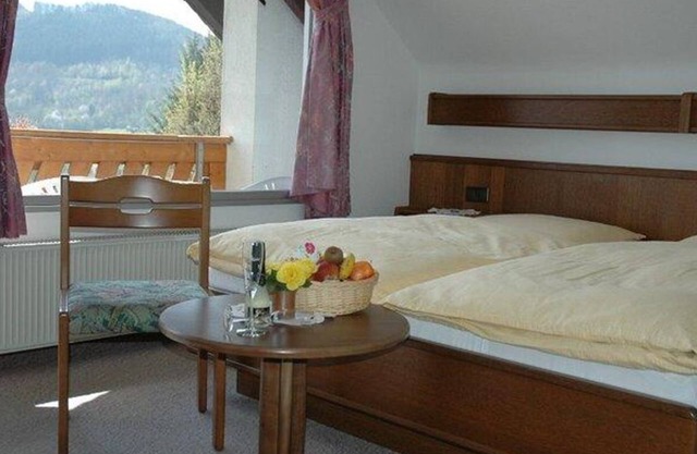 Double room south-facing balcony - Haus Diefenbach, Pension Ferienwohnungen