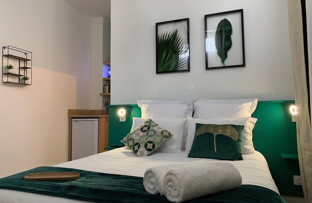 Double room-Superior-Wet room-Landmark view-RDC
