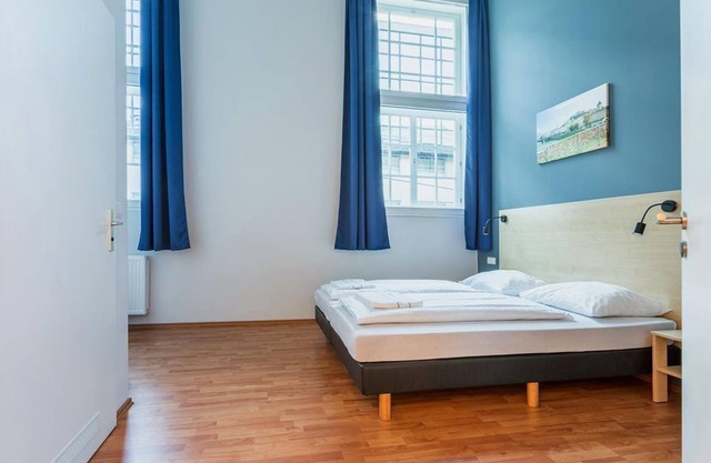 Double room with bath, toilet - a & o Salzburg Hauptbahnhof