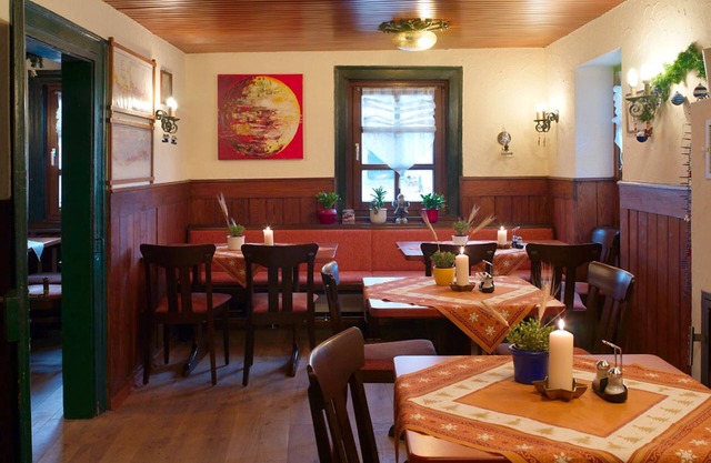 Double room with shower/WC-old building - Adler guest room Hotel Biergarten