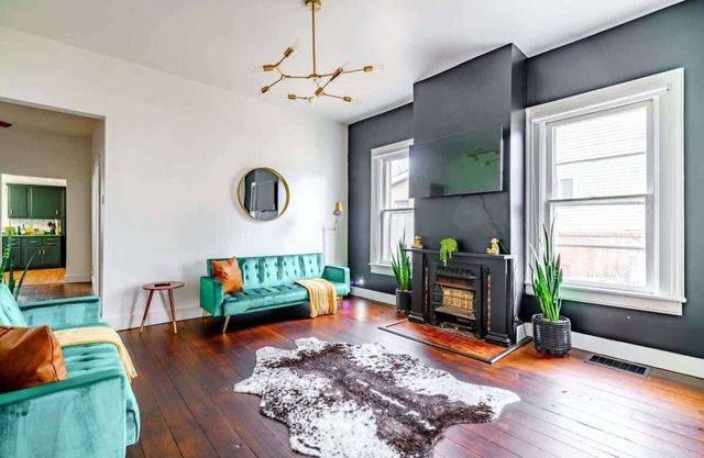 Downtown Chillicothe | Walk to Historic District | Free Parking | 5,800+ Reviews