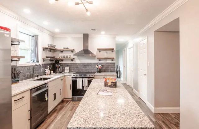 Downtown Retreat 5 mins to UT and Market Square