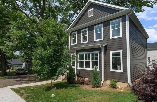 Downtown Villa - steps from the heart of Waxhaw
