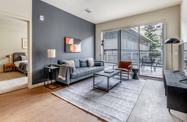 Dreamy Oakland 2BR w/Gym, walk to Restaurants & Shops, by Blueground