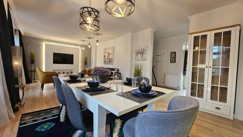DREAMZzz 130m2 Designerwohnung mit 2 Bädern Gera